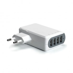 Celly Portable and compact travel charger with 4 USB ports, 4.8A